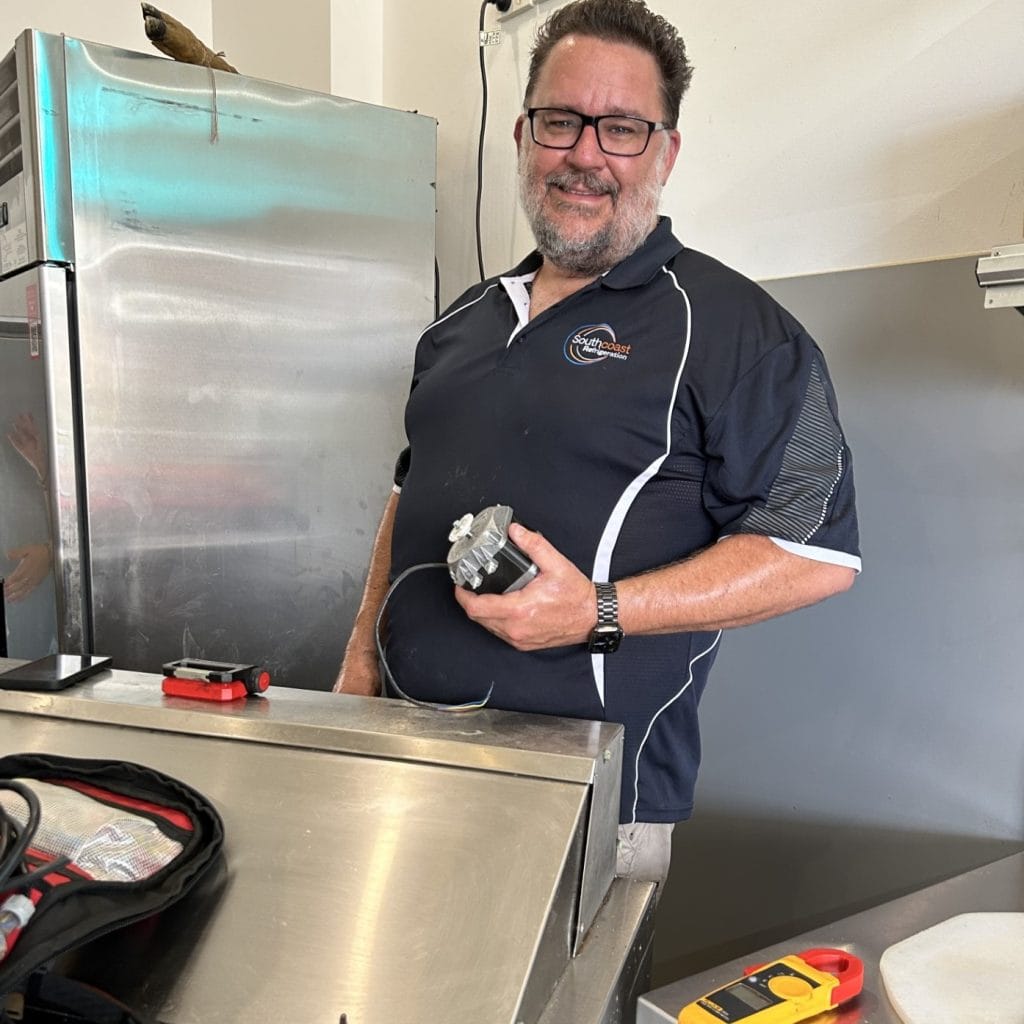 Climascope refrigeration technician providing a commercial fridge and freezer service