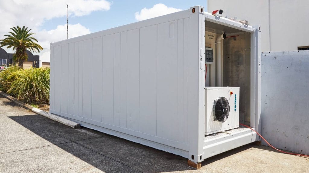 Shipping container converted into a refrigerated cold storage room by Climascope